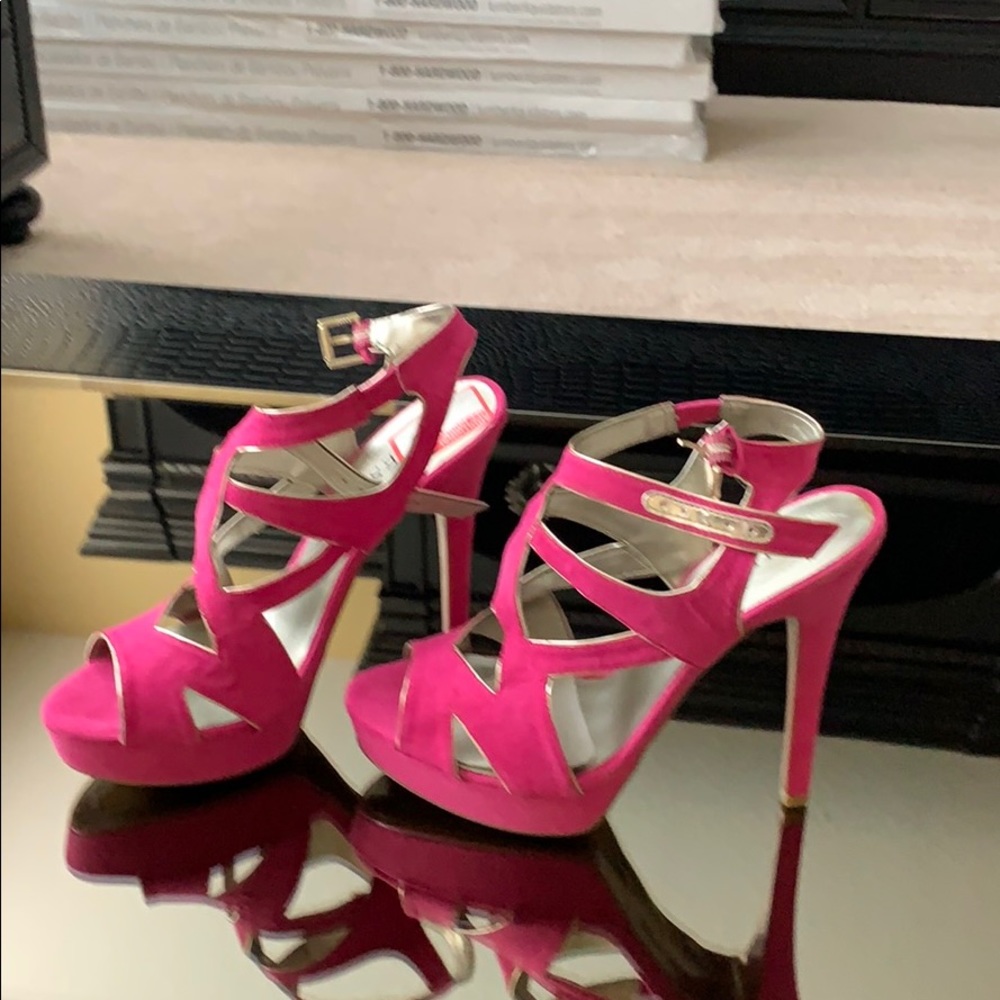 Gorgeous Guess hi-heel Pink Sandals. Never worn.